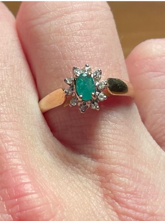 Jewelry - 10K Emerald & Diamond Halo Yellow Gold Ring size 7